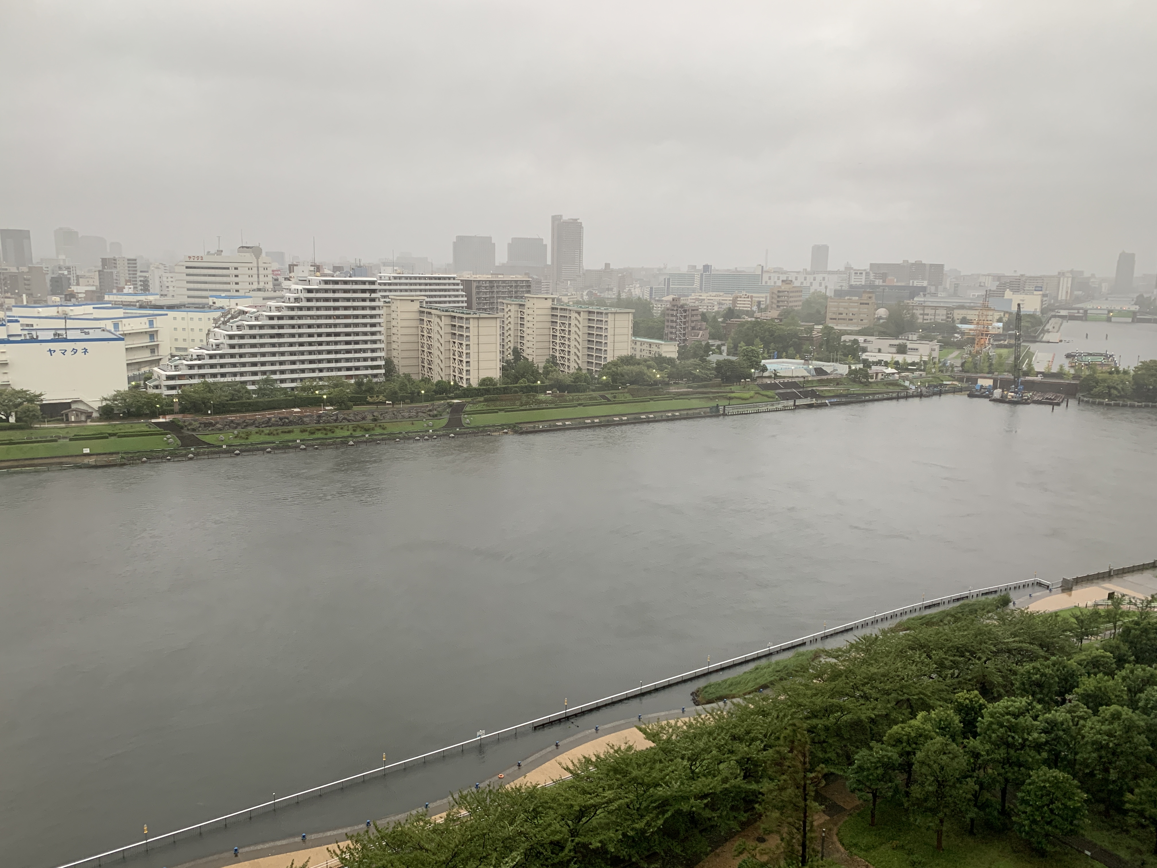 強風と大雨「人に話す」