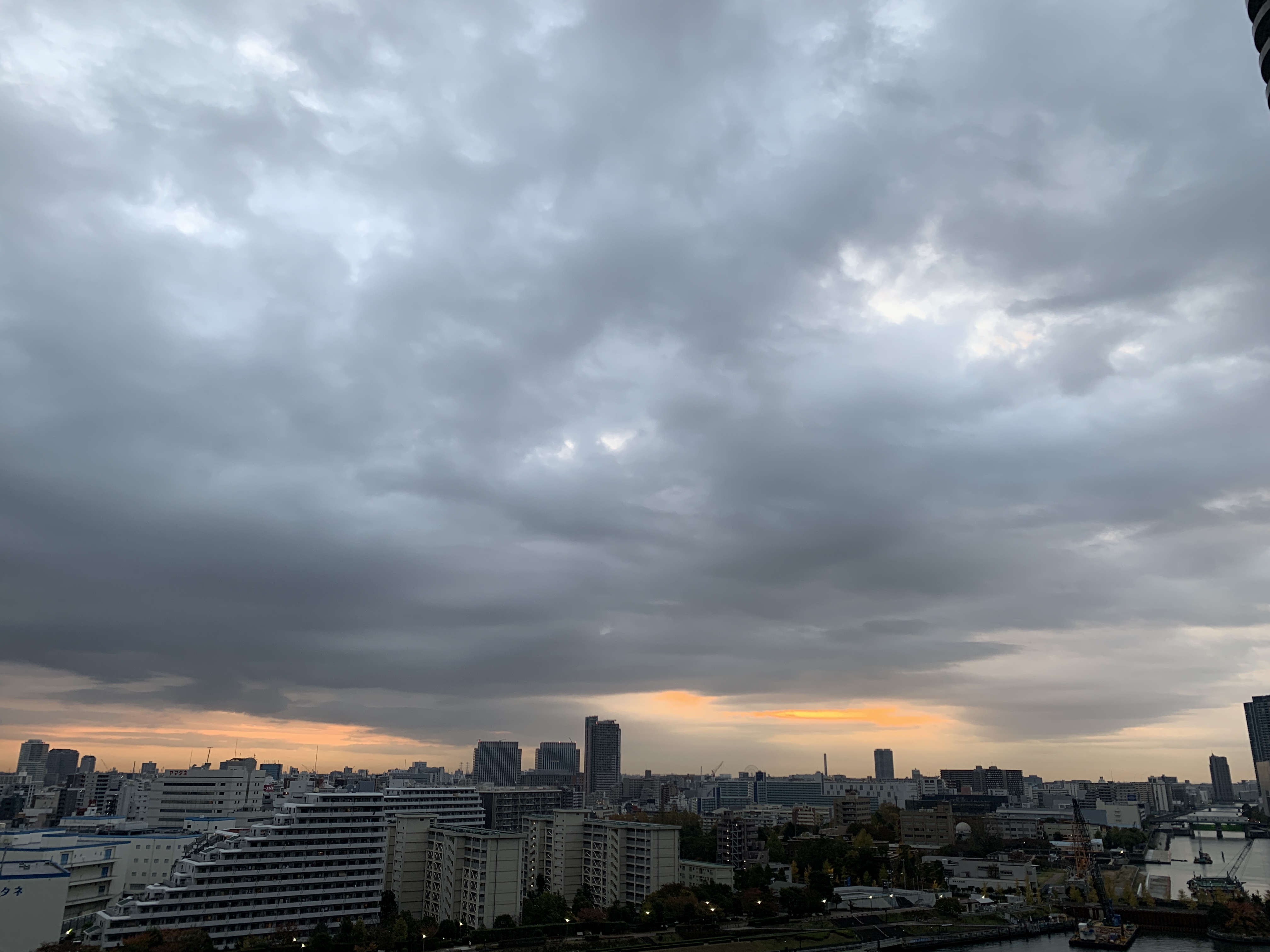 厚い雲にも負けない太陽☀️「諦めない」