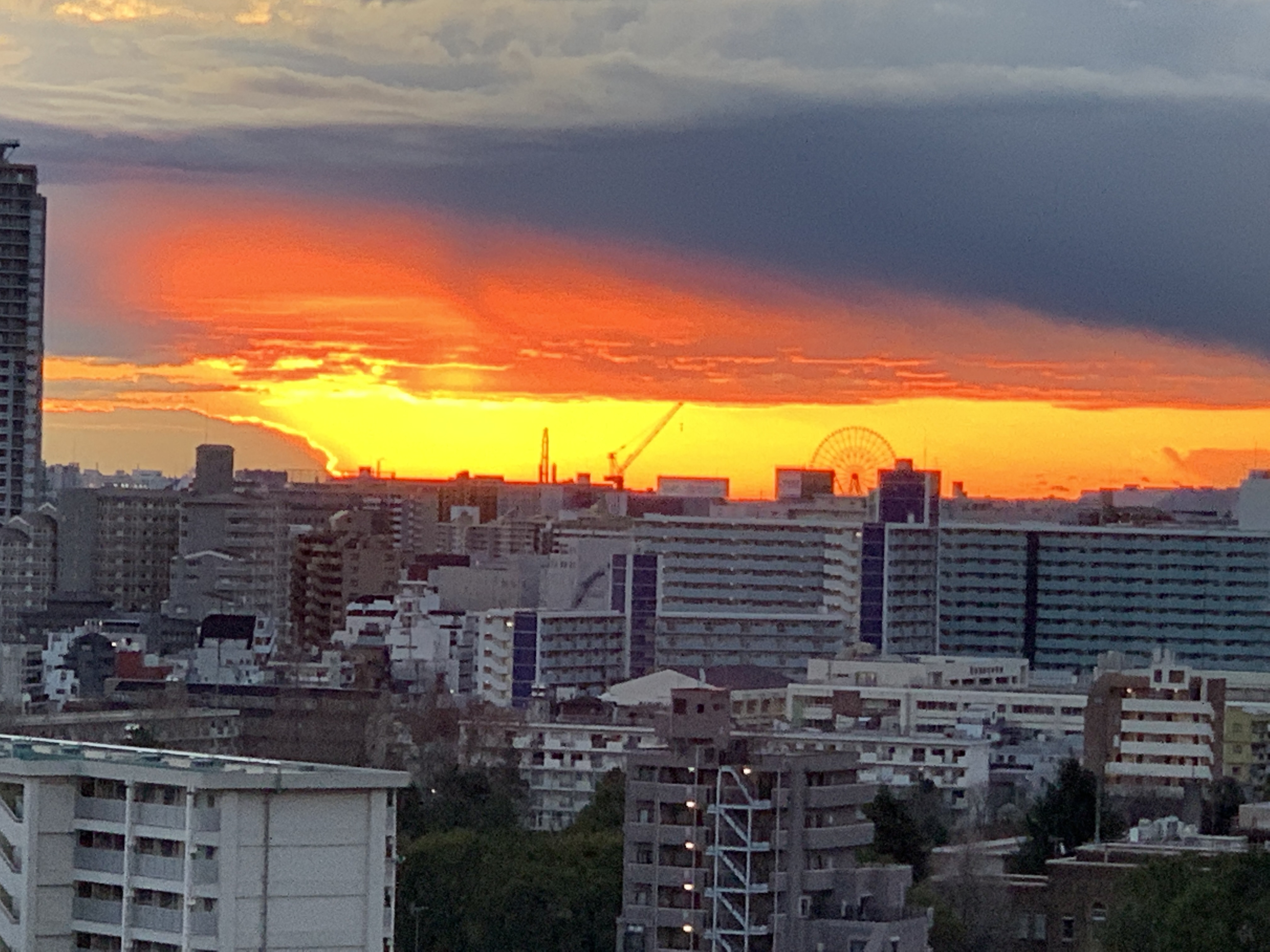 雲も萌えてるパワフルな朝「頑張り過ぎない」