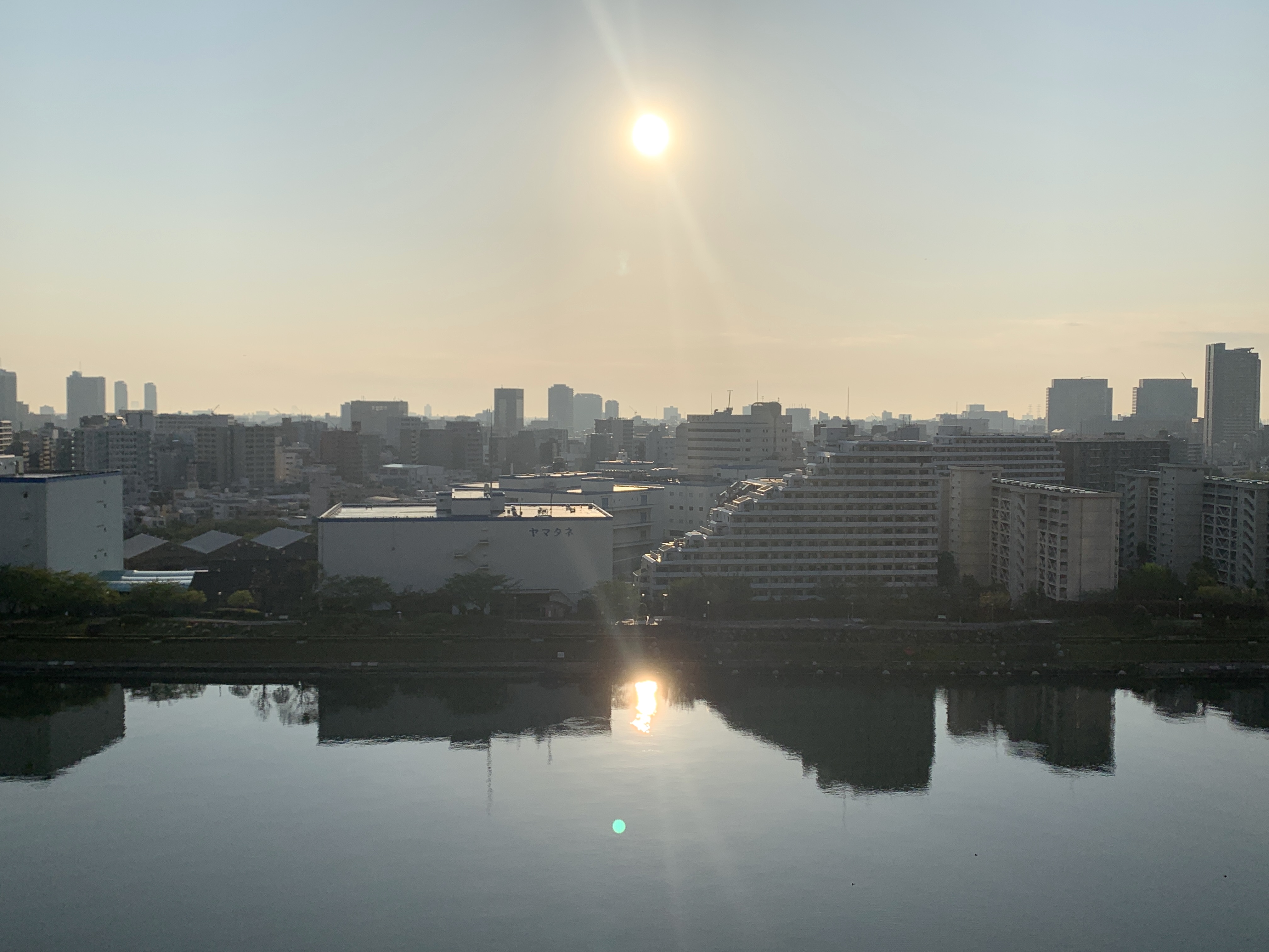 空と川に太陽が一つずつ「人間性」