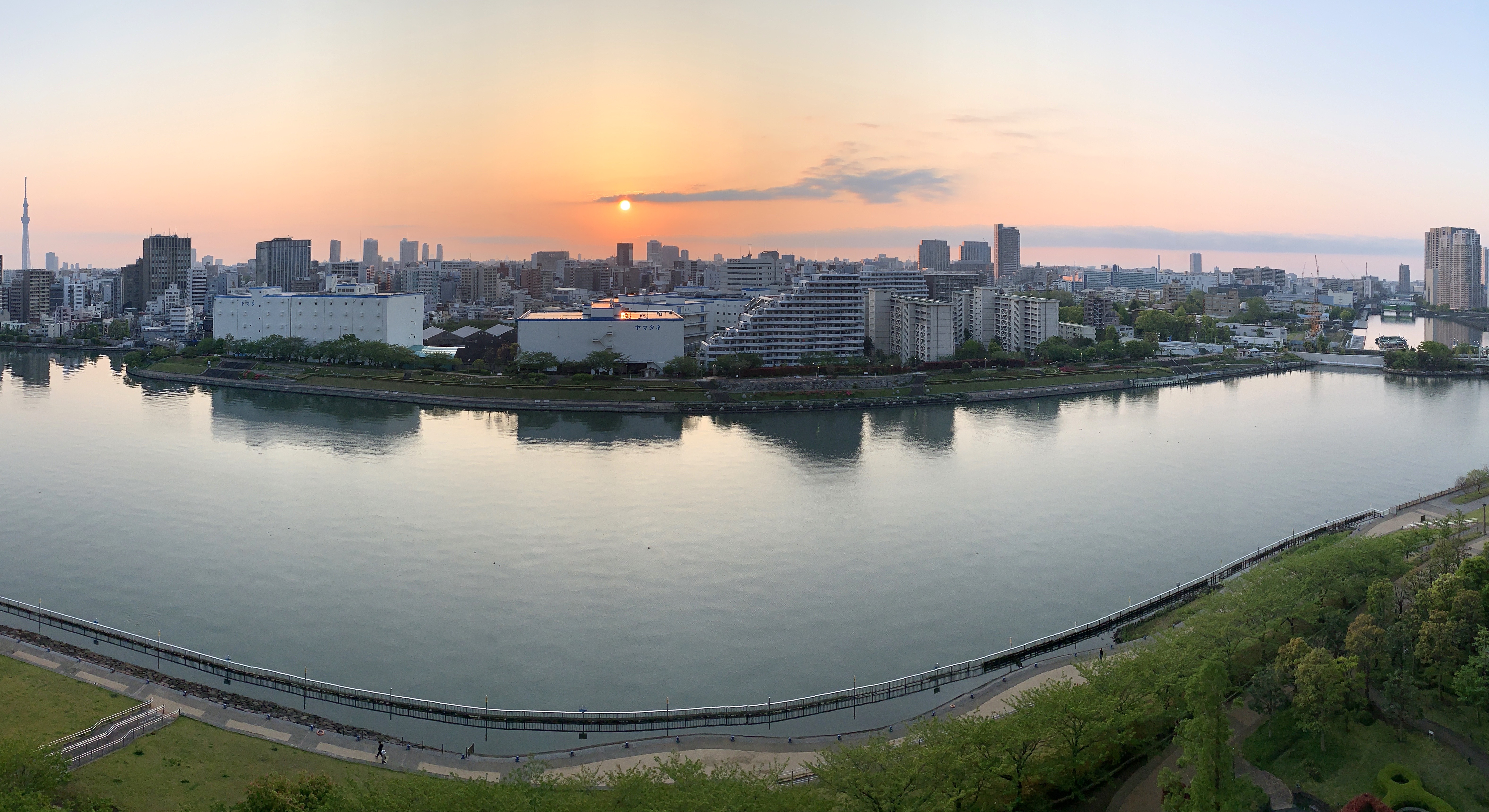 穏やかな夜明け「一日1日を生ききる」