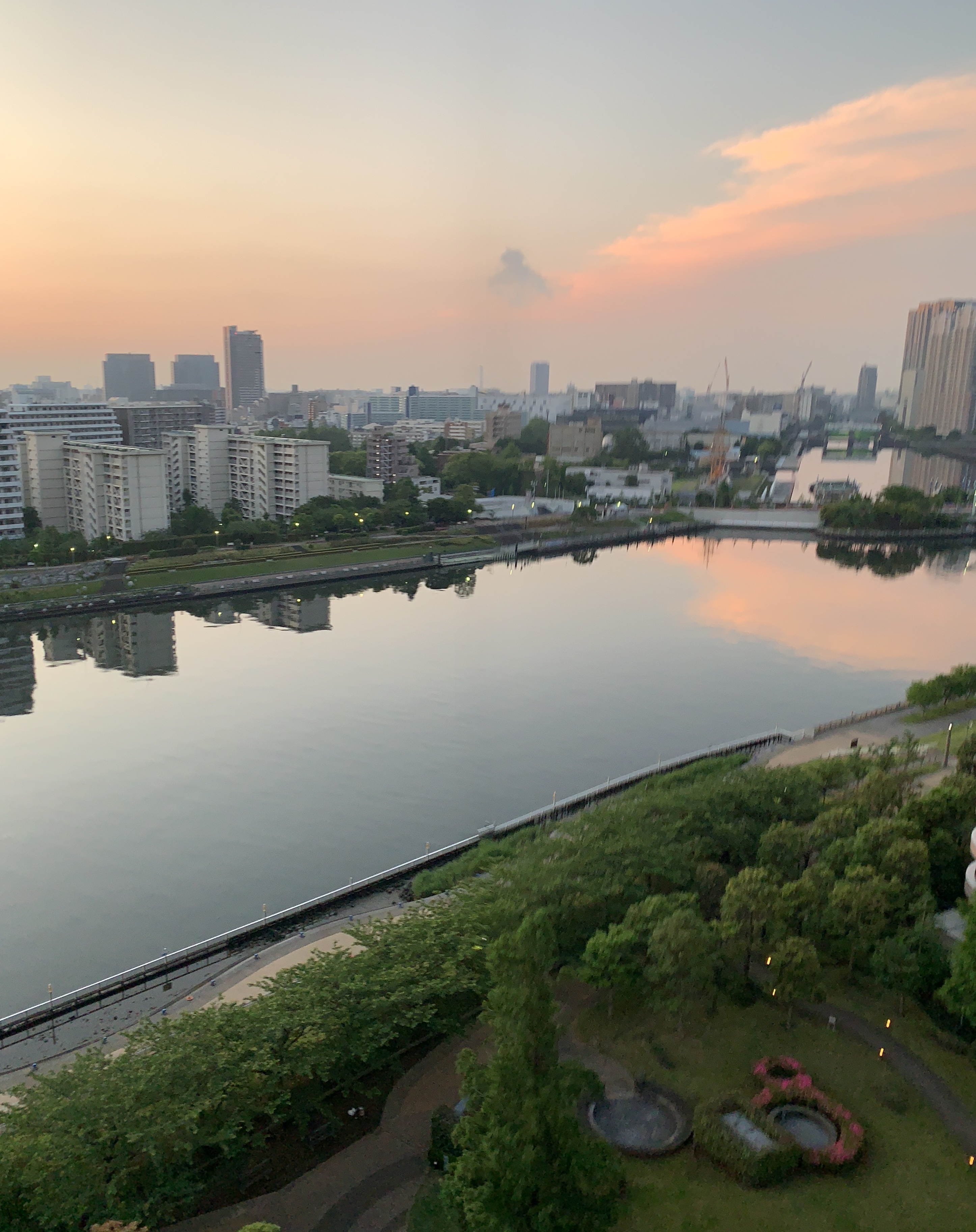 パステルカラーの優しい夜明け「我慢するより距離をおこう」