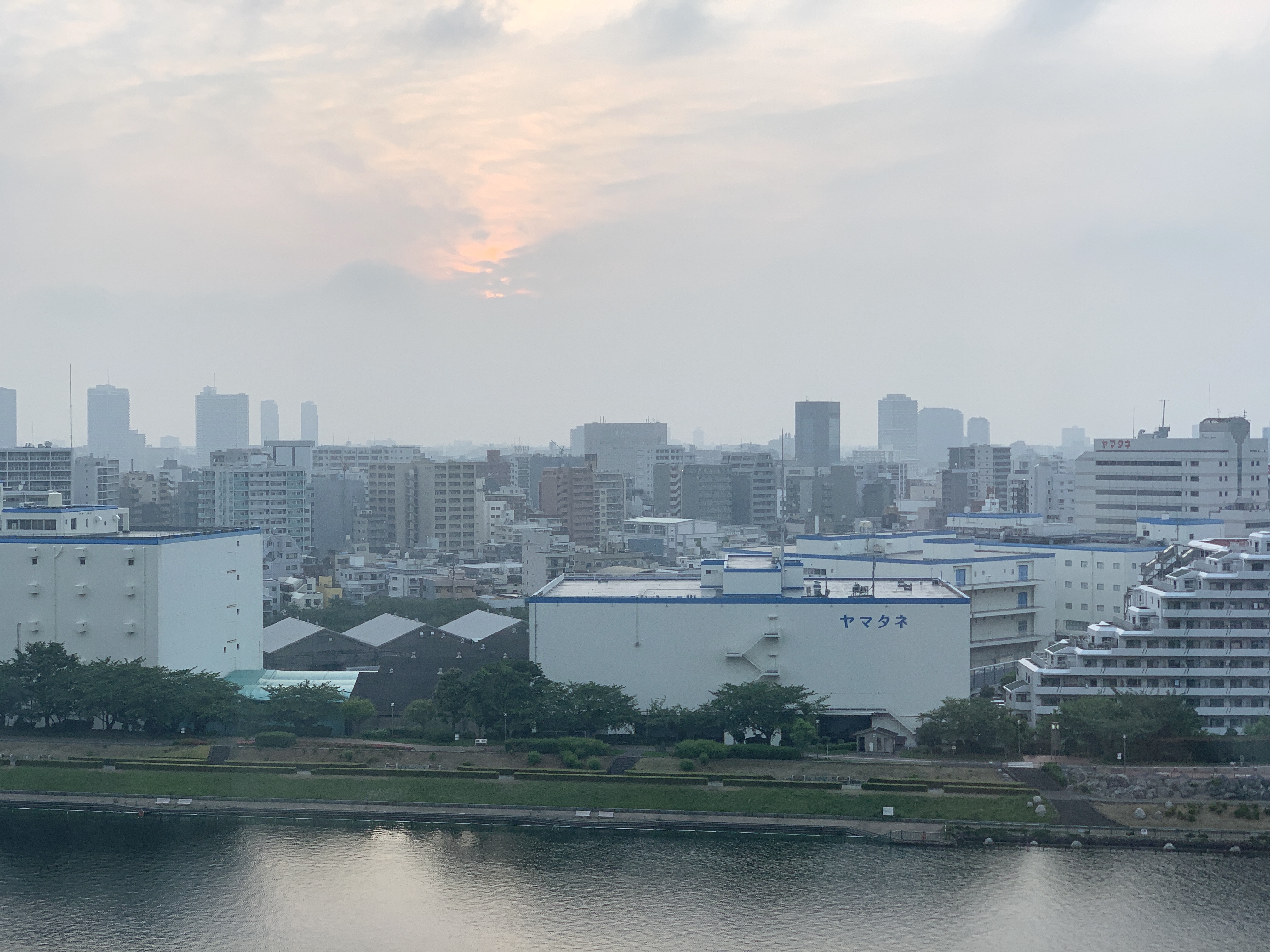 雲の間から優しいお日さま「自分の時間を大切に」