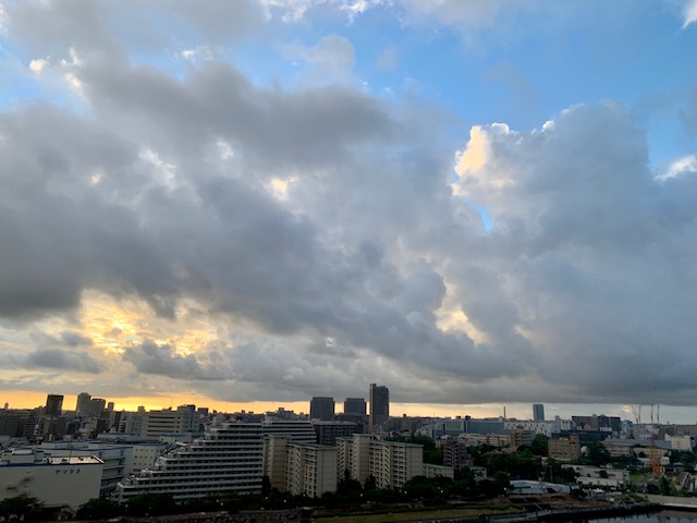 青空・雲・お日様全部が楽しい朝「言葉が人生を作る」