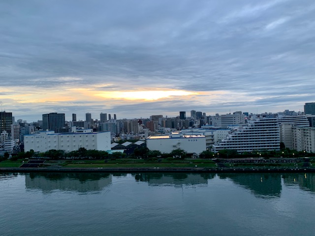 雲の間から明るい太陽「やりたいか・やりたくないか」