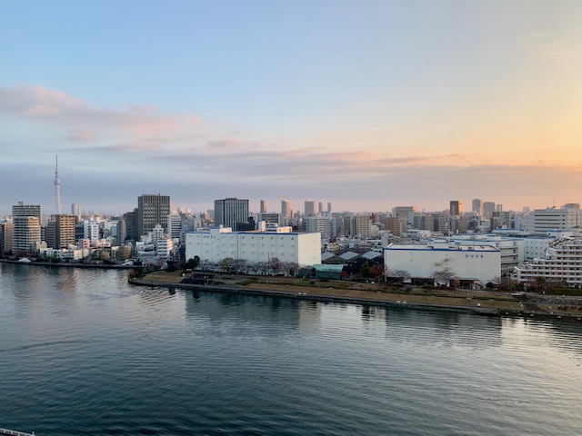 澄み渡った青空「大きなお世話」