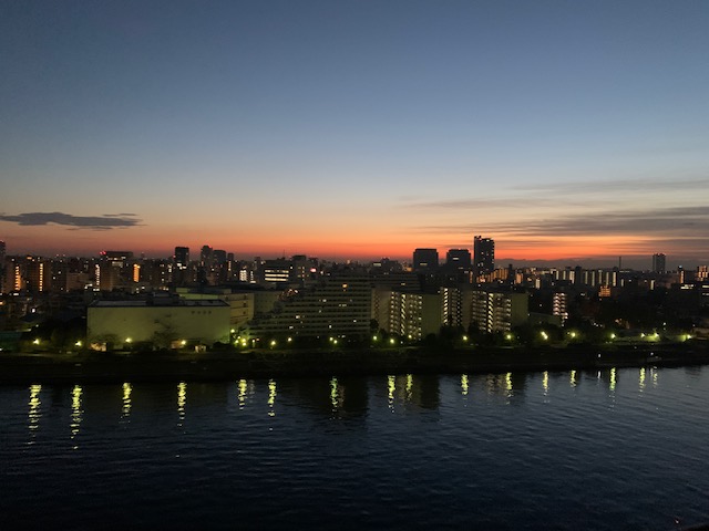 穏やかな夜明け「幸せを実感」