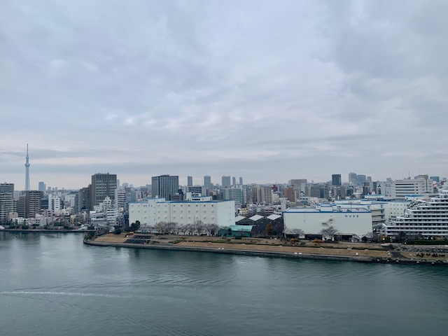 雲に覆われた寒〜い朝「いつも通り」