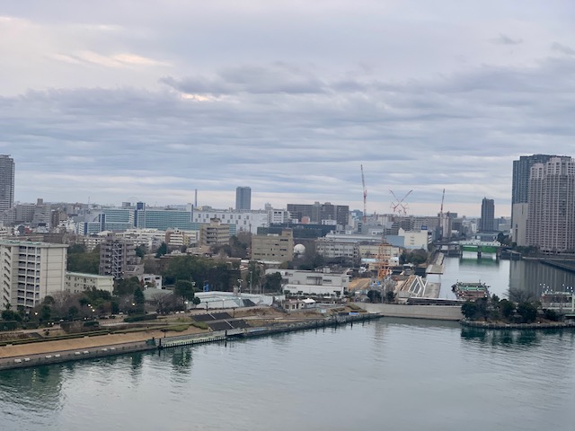 雲がいっぱいの朝「人には優しく」