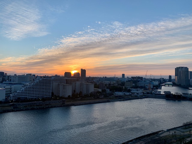 スッキリと晴れ渡った空「Rise And Shine」