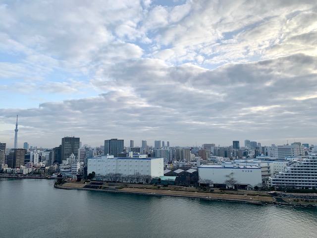 雲の間から青空「前向きに」