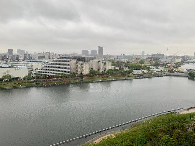 しとしと雨の静かな朝「今できることからやる」