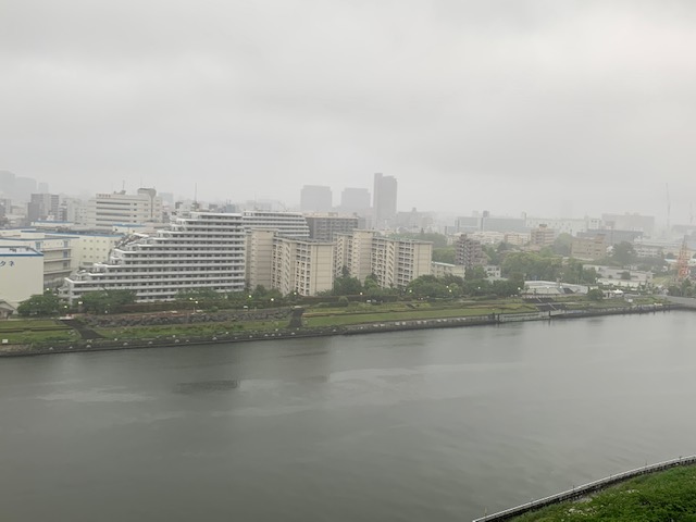 久しぶりに雨の朝「変化を受け入れる」