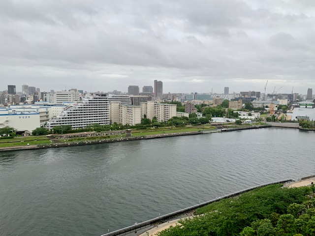 梅雨の朝「どうしたらできるのか」