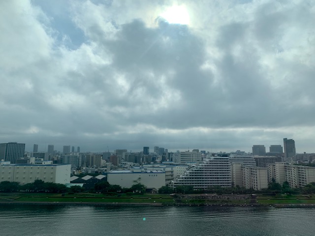 梅雨らしい曇り空「シンプルライフ」