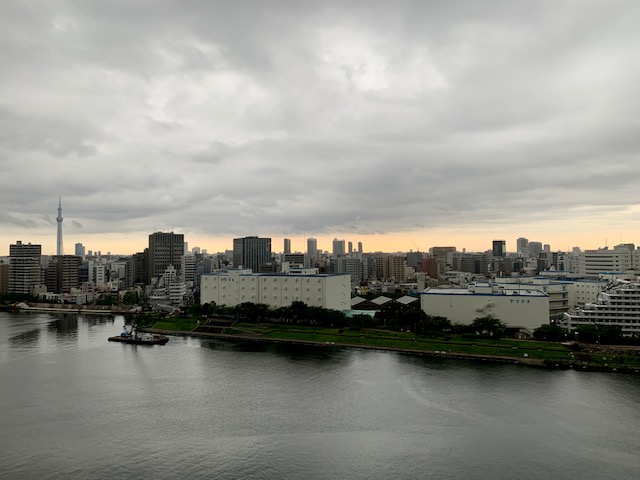 空の色が楽しみな夜明け「優しくする」