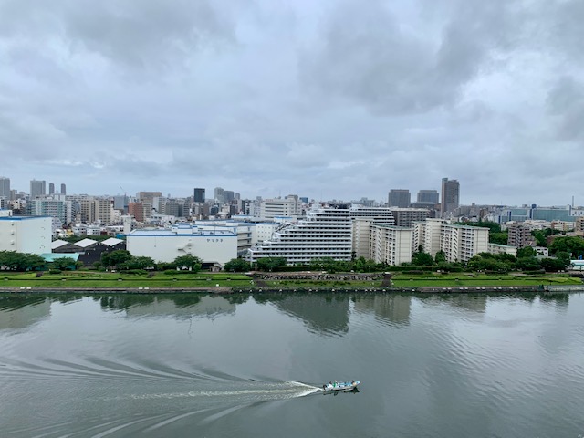 開放的な朝の風景「人間関係」