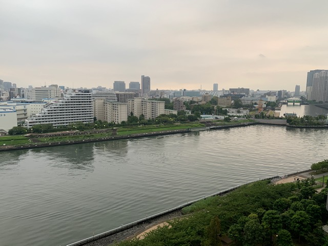 冷んやり空気が気持ちいい朝「笑顔」