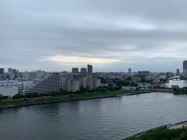 雲の間から淡い日差し「今できる最大限」