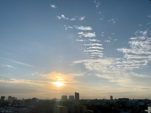 秋晴れ大きな鳥が飛び立つ様な雲「なりたい自分をイメージする」