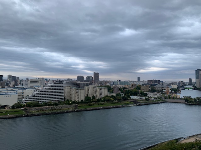 一段と寒い青の空「和の精神・思いやり」