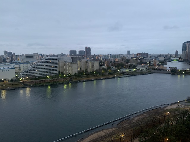 肌寒い小雨の朝「何かした方がマシ」