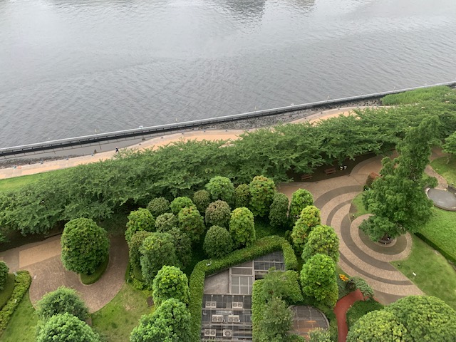 静かな曇り空「時間」