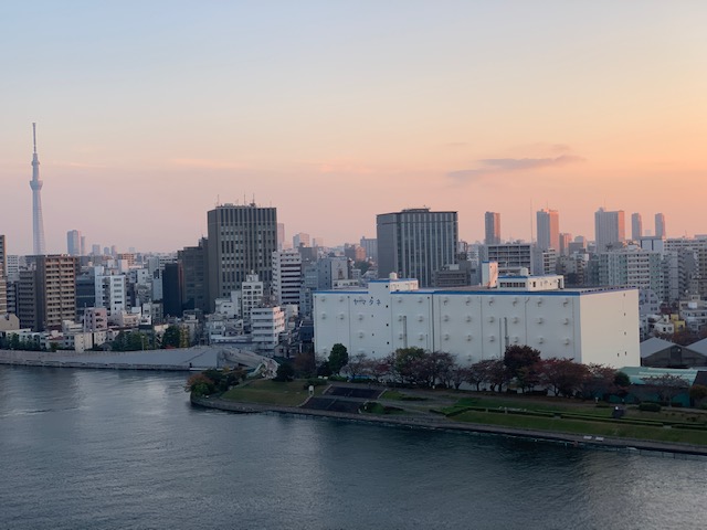 輝く朝陽・澄んだ青空「心を開く」