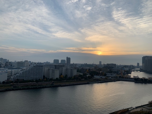 綺麗な青空「笑顔は思いやり」