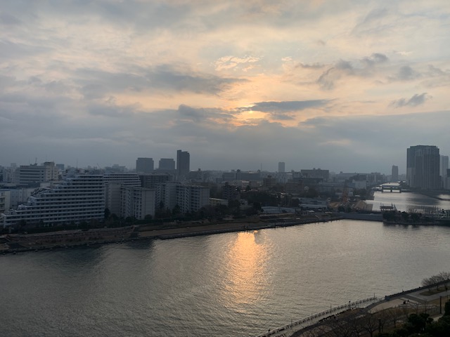 空気も少し温かい朝「流れにあわせて待つ」