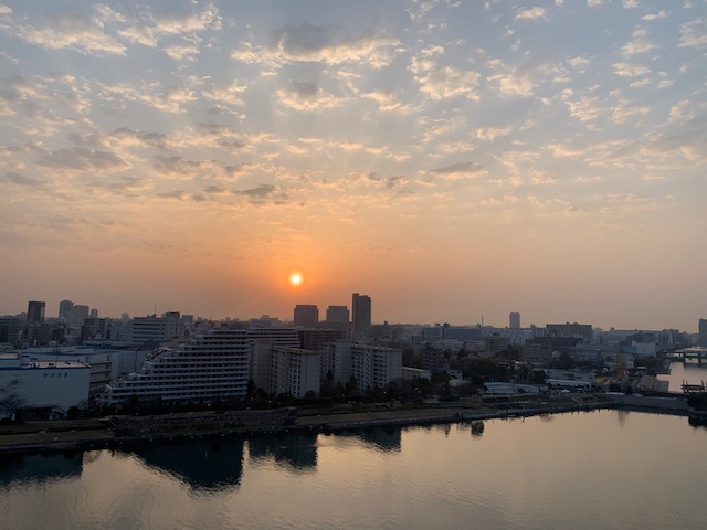 青空に可愛いらしい雲「100%好かれる習慣」