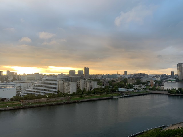 太陽と雲と青空と「言葉の重み」