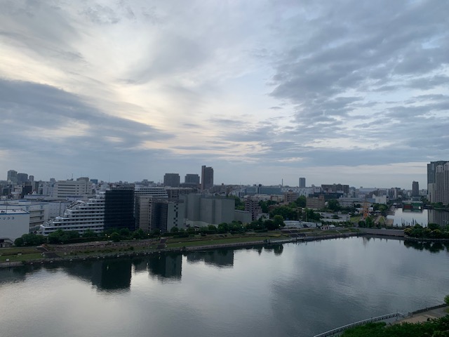 冷んやり空気が気持ちいい夜明け「挨拶」