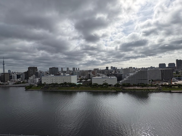 雲の合間の明るい太陽「思い出や経験」