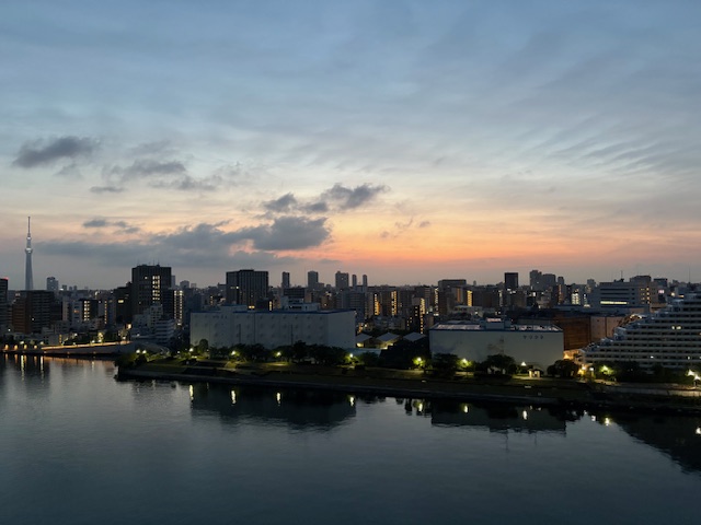 日の出は4時26分「見て見ぬふり」