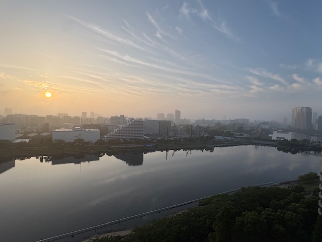 朝日が綺麗な夜明け「人生の目的は？」