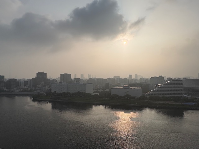 霞かがった様な空「やる気」