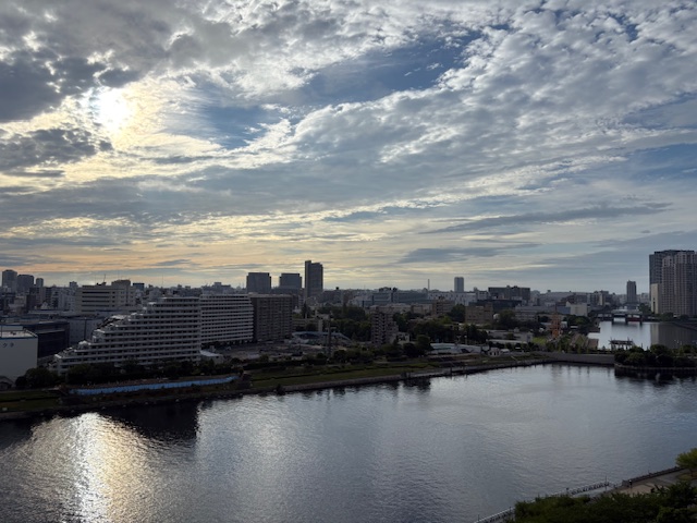気温も穏やか蝉の声もほどほど落ち着いた夜明け「優先順位」
