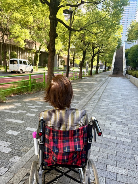 暑くても外の空気は気持ちいい