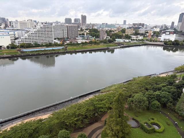 雨上がりの朝 空気が肌寒い 「便り」