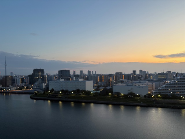 晴れマークいっぱいの夜明け前「礼儀と思い遣り」