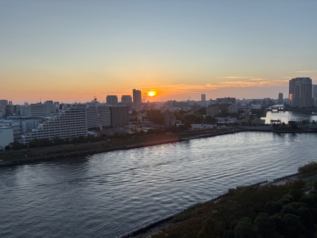 穏やかなオレンジ色の朝「自分だけ」
