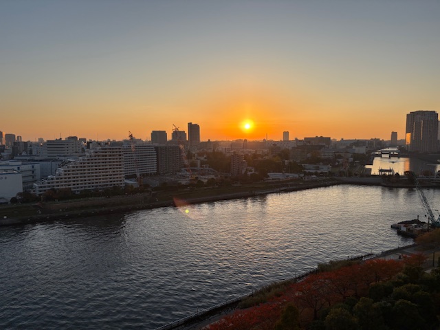 朝陽が東から東南に「直感はもっと信じて」