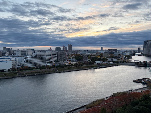 空気が冷たい朝「最良の道」