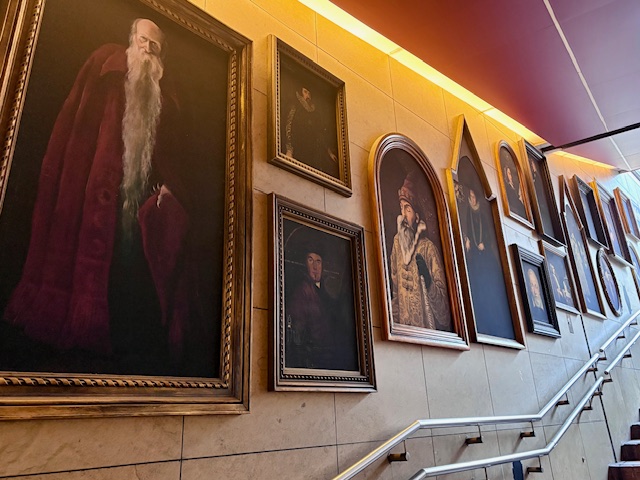 赤坂駅は赤坂サカスが楽しい