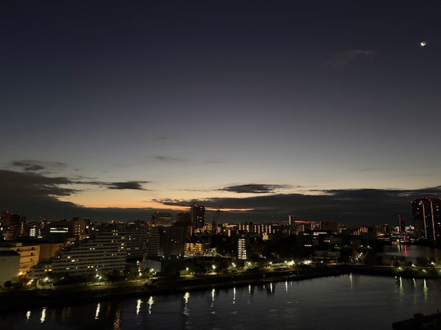 東南の空にはまだ月が「まず試してみよう」