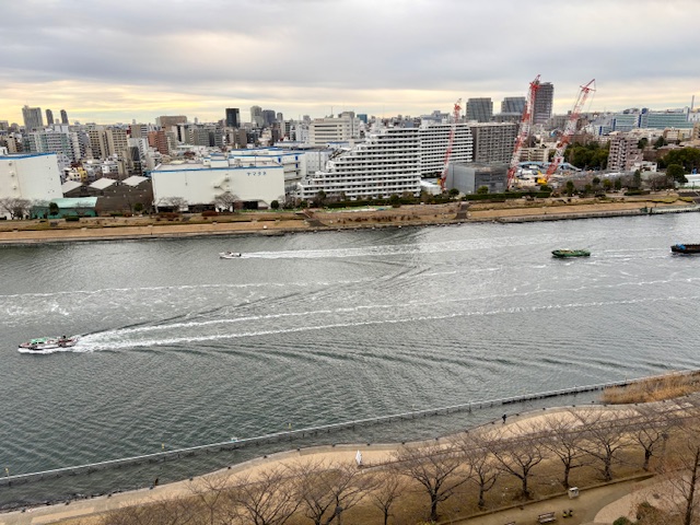 今朝は皆さまお忙しいご様子