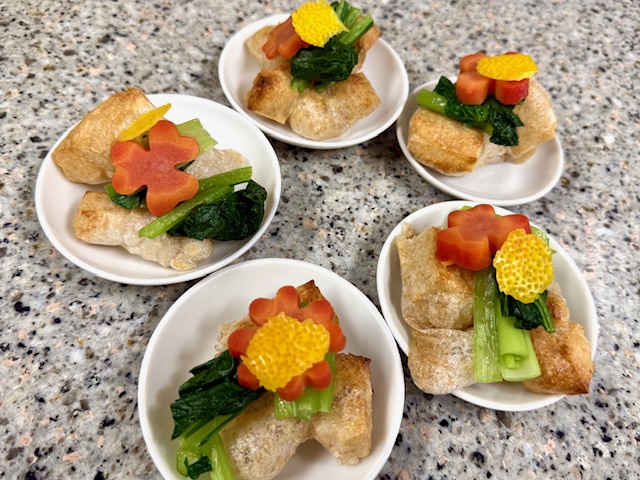 神様・仏様にもお雑煮と七草粥