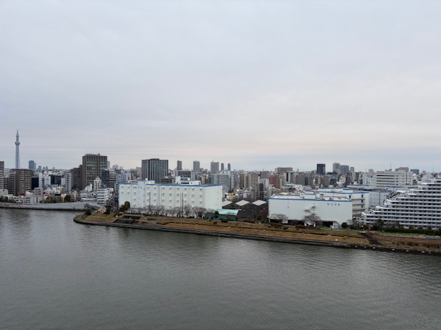 寒い寒い雲が多い朝「親を大切に」