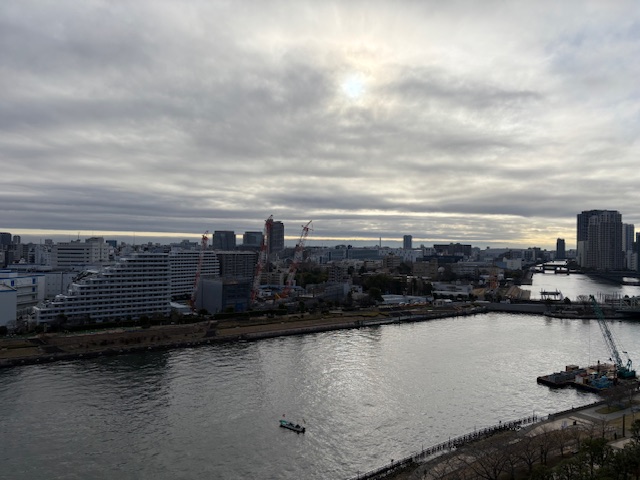 雲のしじまから朝陽「心に笑顔」